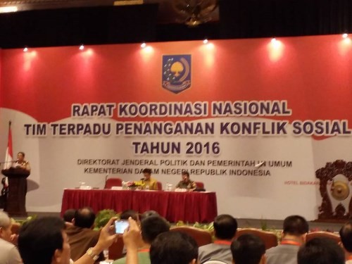 Kaban Kesbangpol Provinsi Riau ikuti Rakornas  Tim Terpadu Penanganan Konflik Sosial